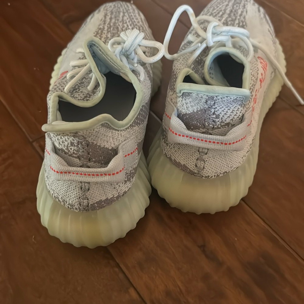 Yeezy Boost - Picture 4 of 9